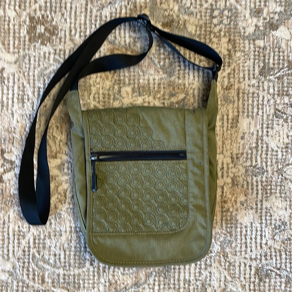 Eastern Mountain Sports purse